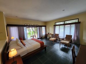 Seaview Wide Room